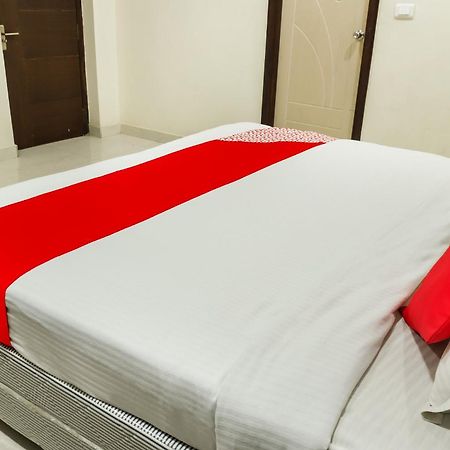 โอโย 73795 กรติเกยา ไพรด์ Hotel วิเจยาวารา ภายนอก รูปภาพ