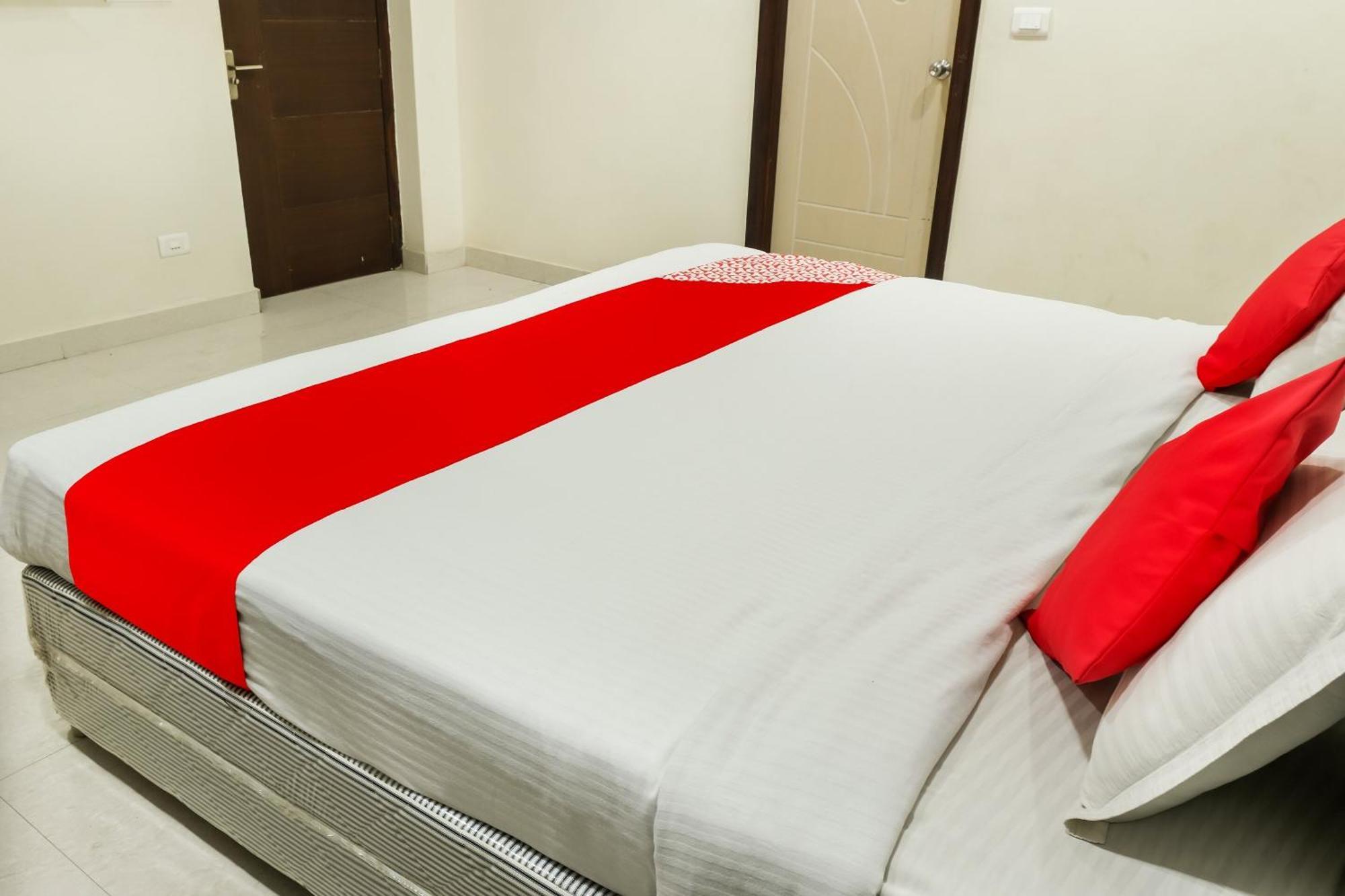 โอโย 73795 กรติเกยา ไพรด์ Hotel วิเจยาวารา ภายนอก รูปภาพ
