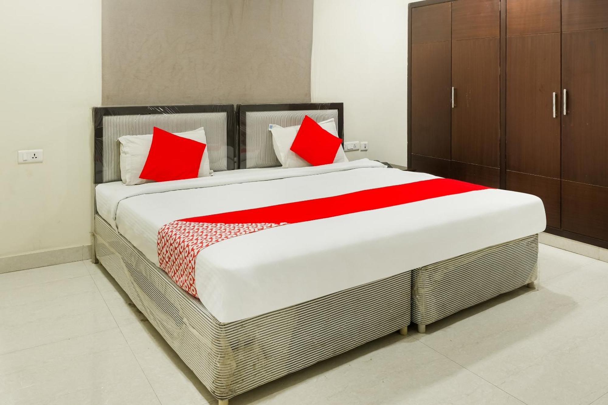 โอโย 73795 กรติเกยา ไพรด์ Hotel วิเจยาวารา ภายนอก รูปภาพ